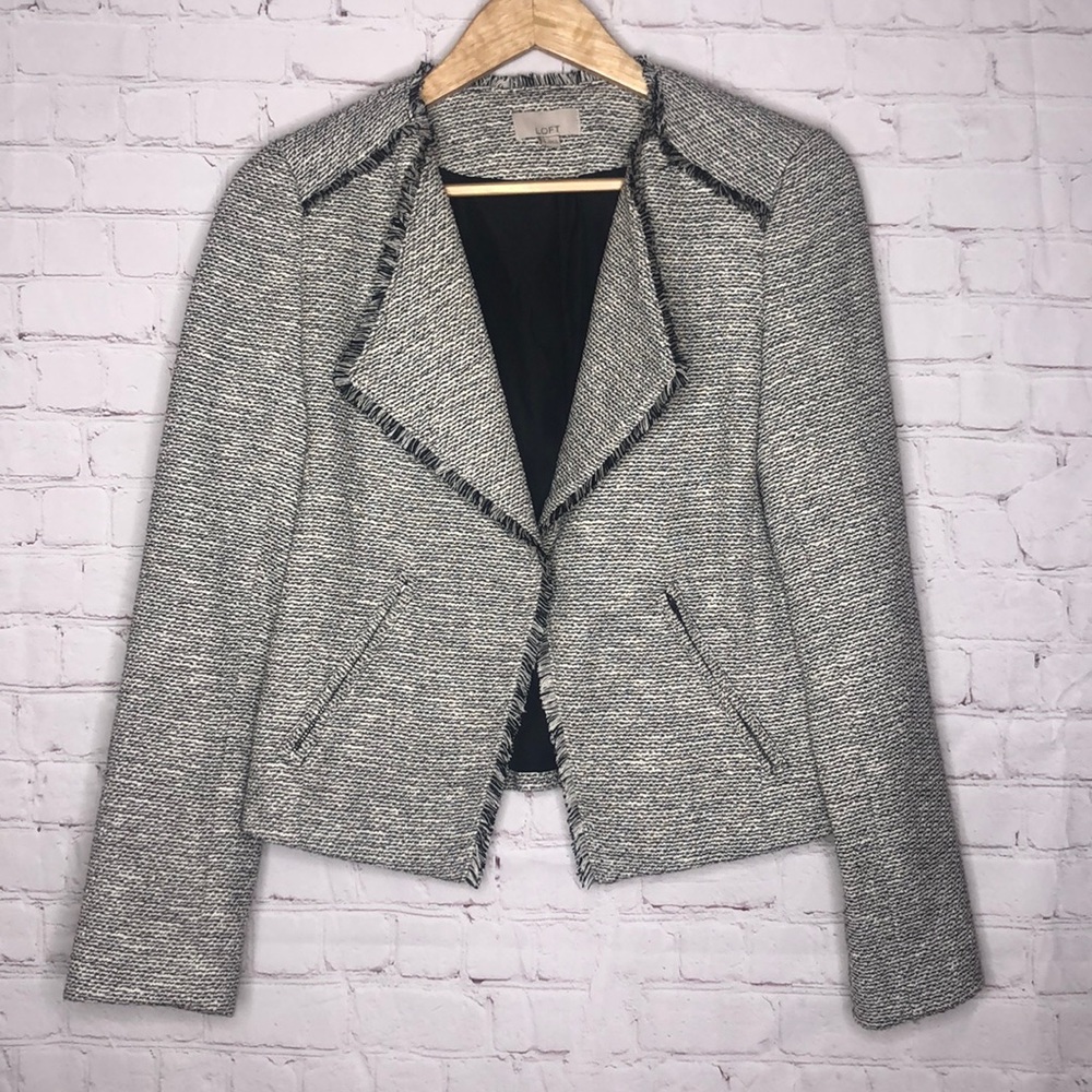 LOFT women’s Blazer, EUC- size 4!